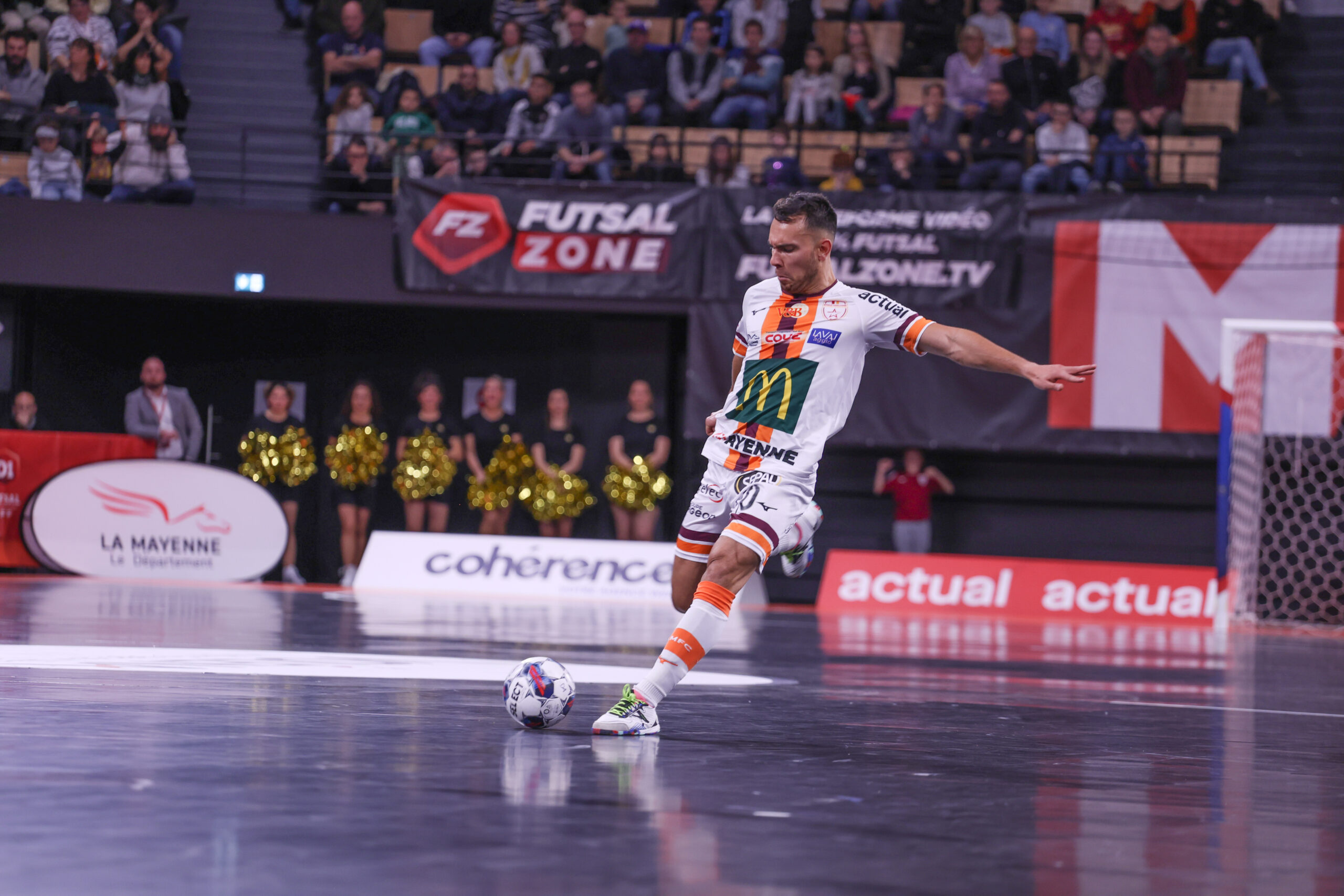 Etoile Lavalloise Mayenne Futsal Club Futsal Laval IMG1 77